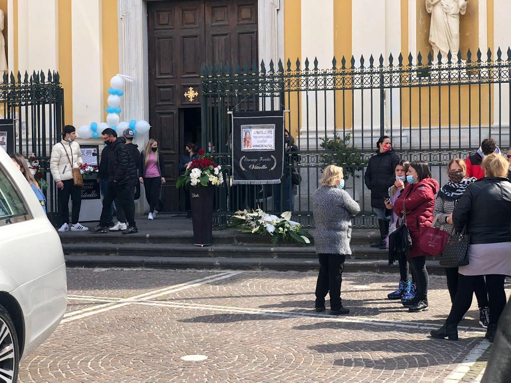 Galleria Torre Annunziata Le Immagini Dei Funerali Di Vincenzo