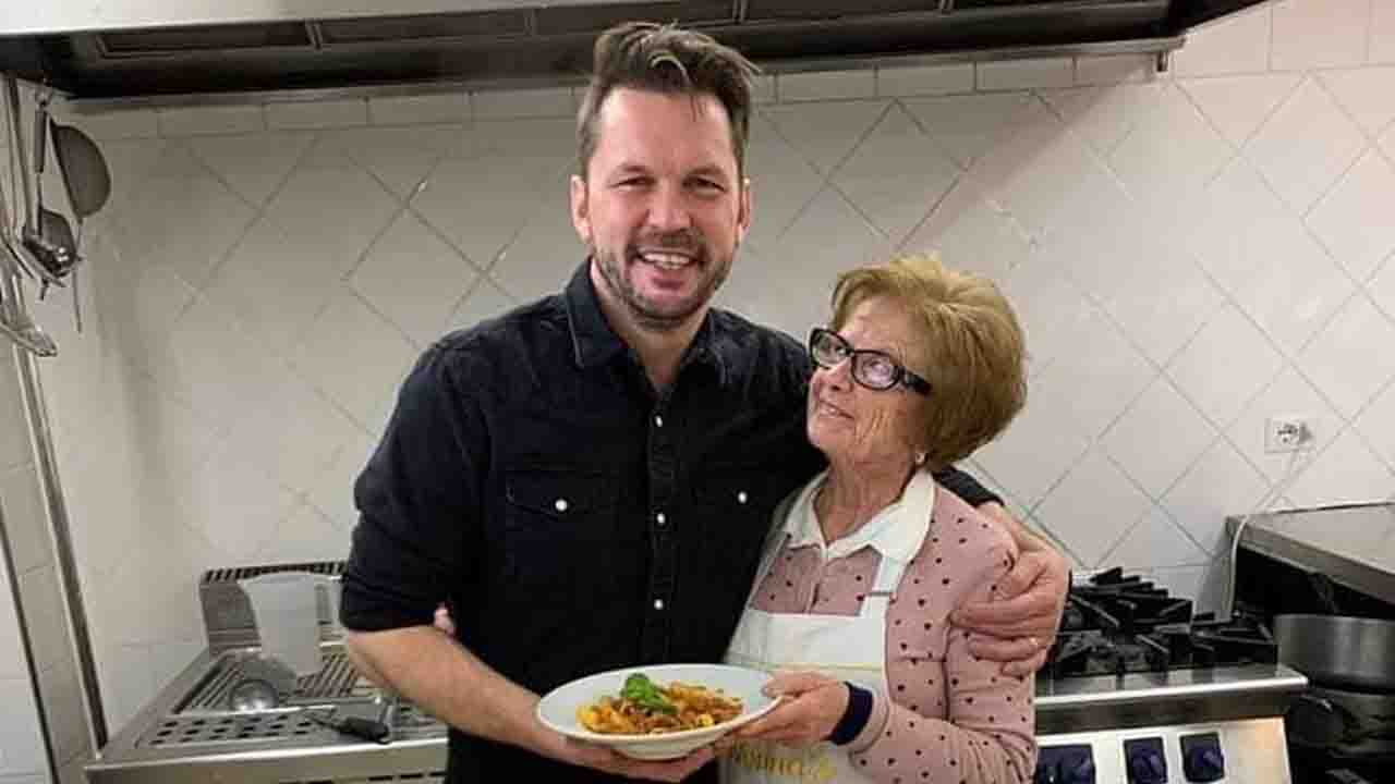 gragnano, pasta cuomo, serie tv, inglese, nonna enza