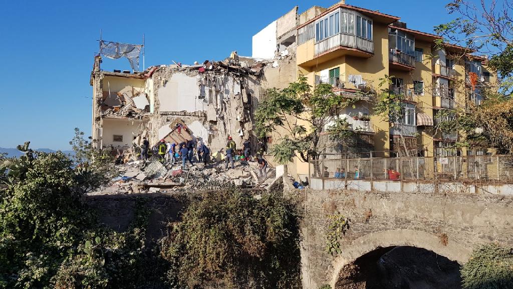 Galleria Choc A Torre Annunziata Crolla Palazzo In Rampa Nunziante LE FOTO Foto Di